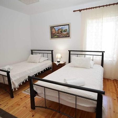 Eniguesthouse Gjirokastra Zewnętrze zdjęcie