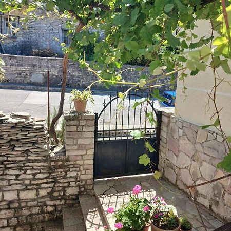 Eniguesthouse Gjirokastra Zewnętrze zdjęcie