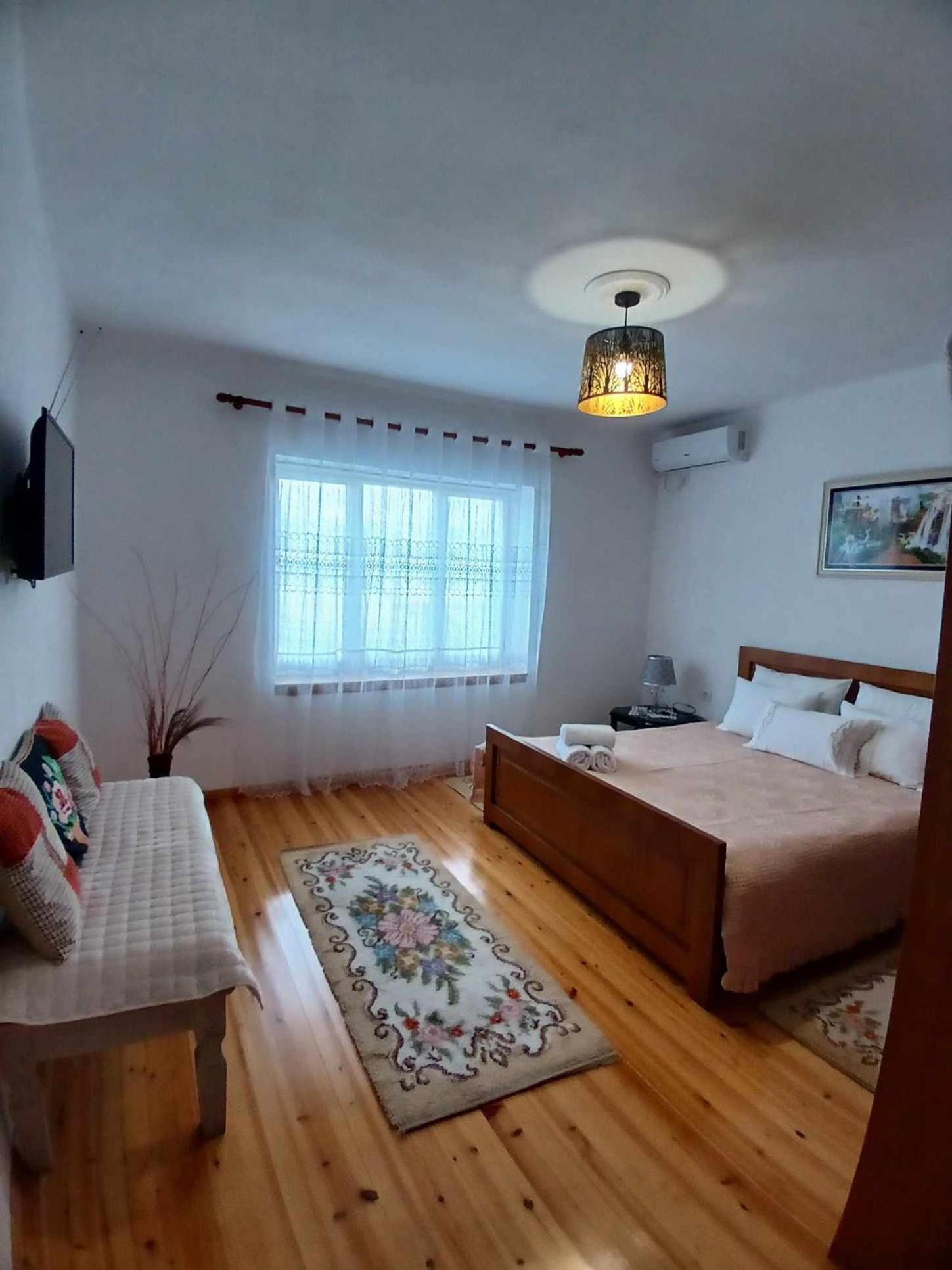 Eniguesthouse Gjirokastra Zewnętrze zdjęcie