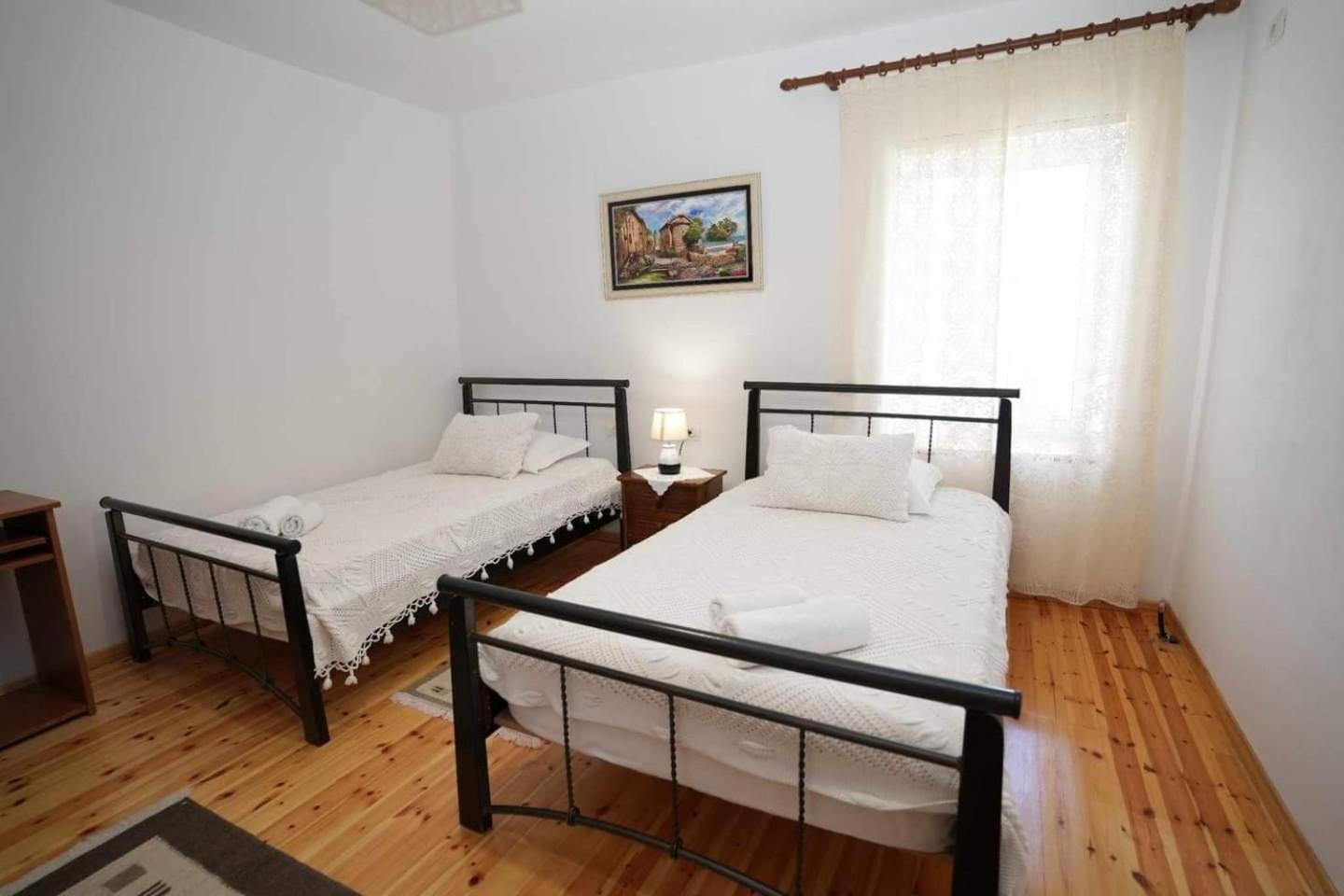Eniguesthouse Gjirokastra Zewnętrze zdjęcie
