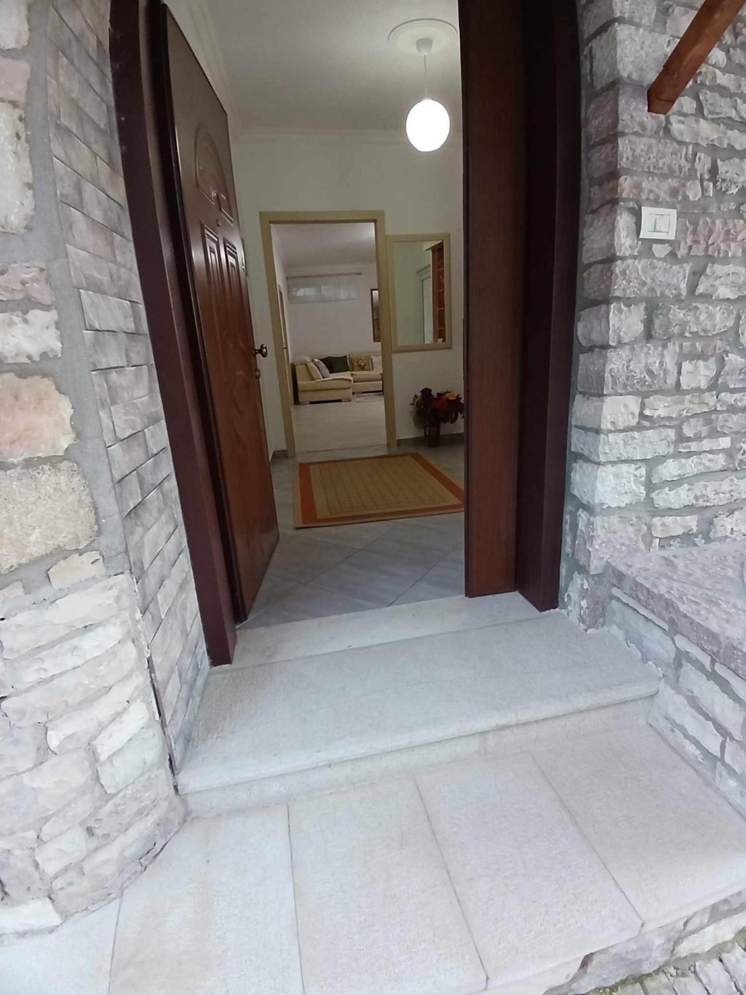 Eniguesthouse Gjirokastra Zewnętrze zdjęcie
