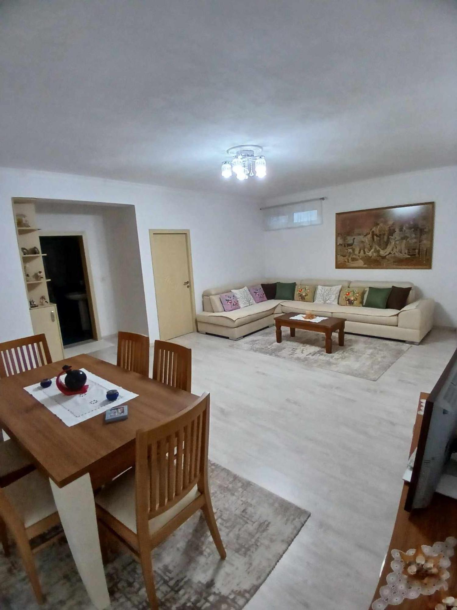Eniguesthouse Gjirokastra Zewnętrze zdjęcie