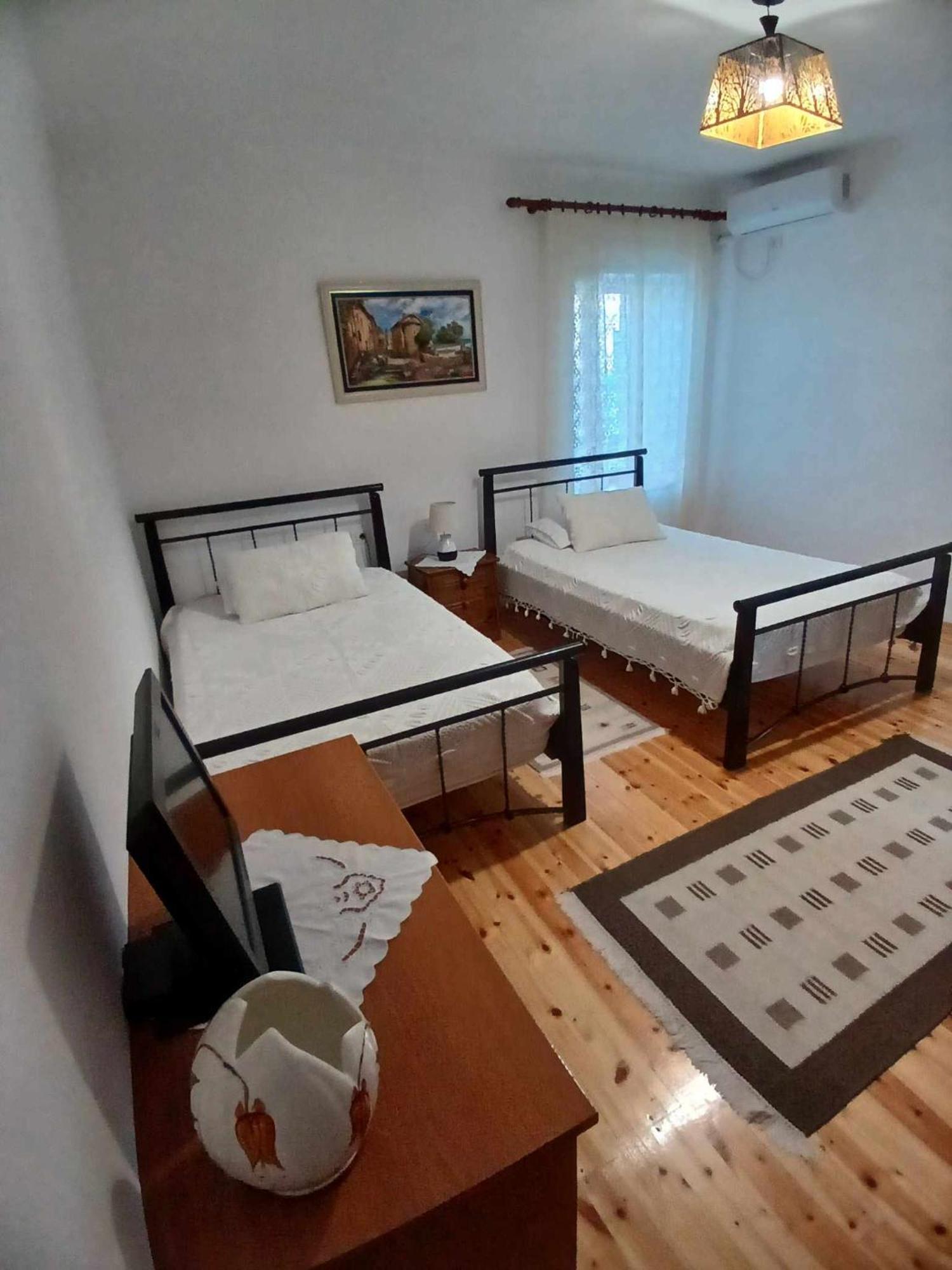 Eniguesthouse Gjirokastra Zewnętrze zdjęcie