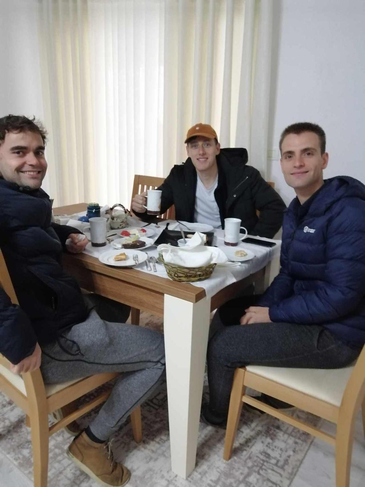 Eniguesthouse Gjirokastra Zewnętrze zdjęcie