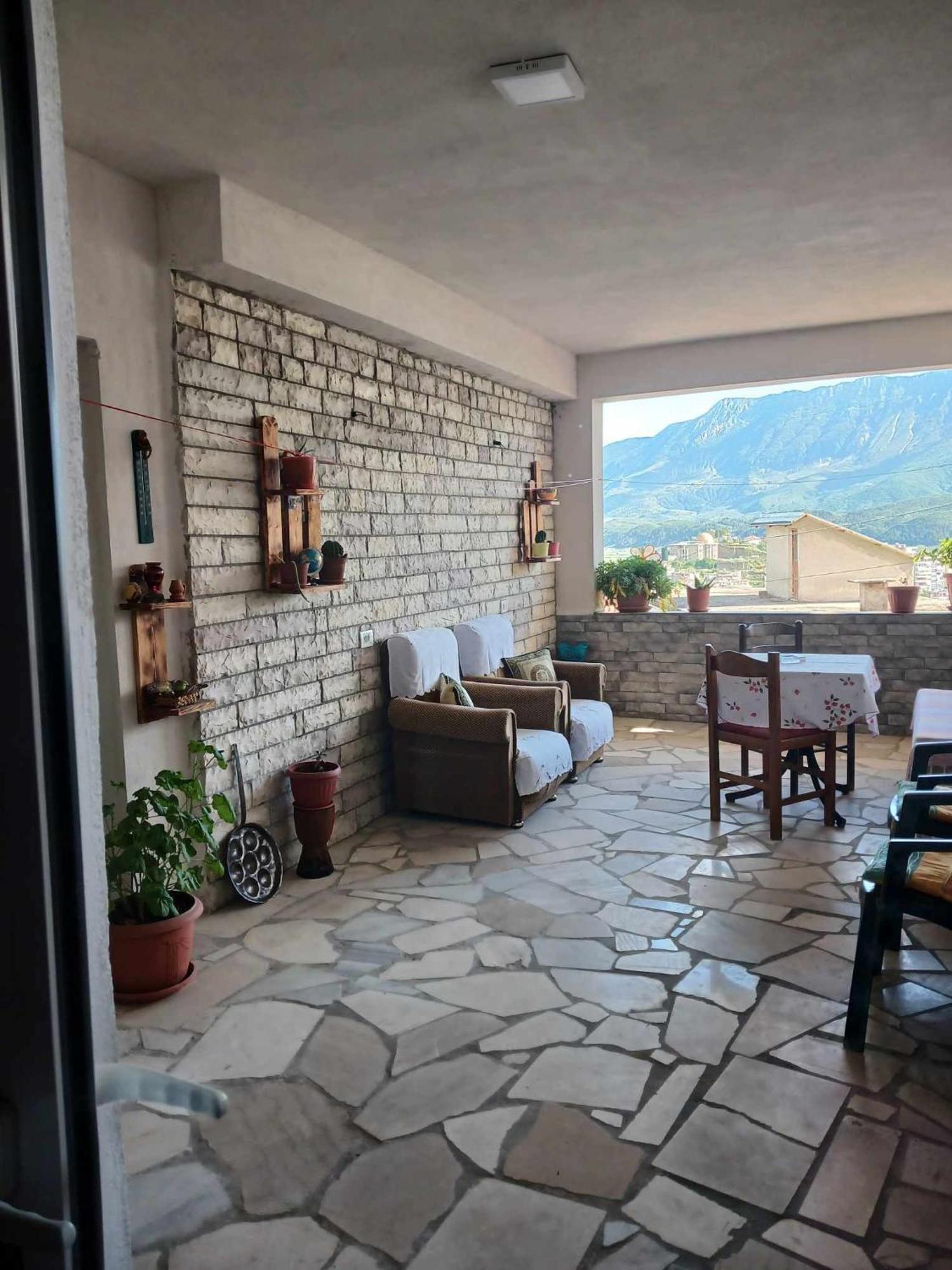 Eniguesthouse Gjirokastra Zewnętrze zdjęcie
