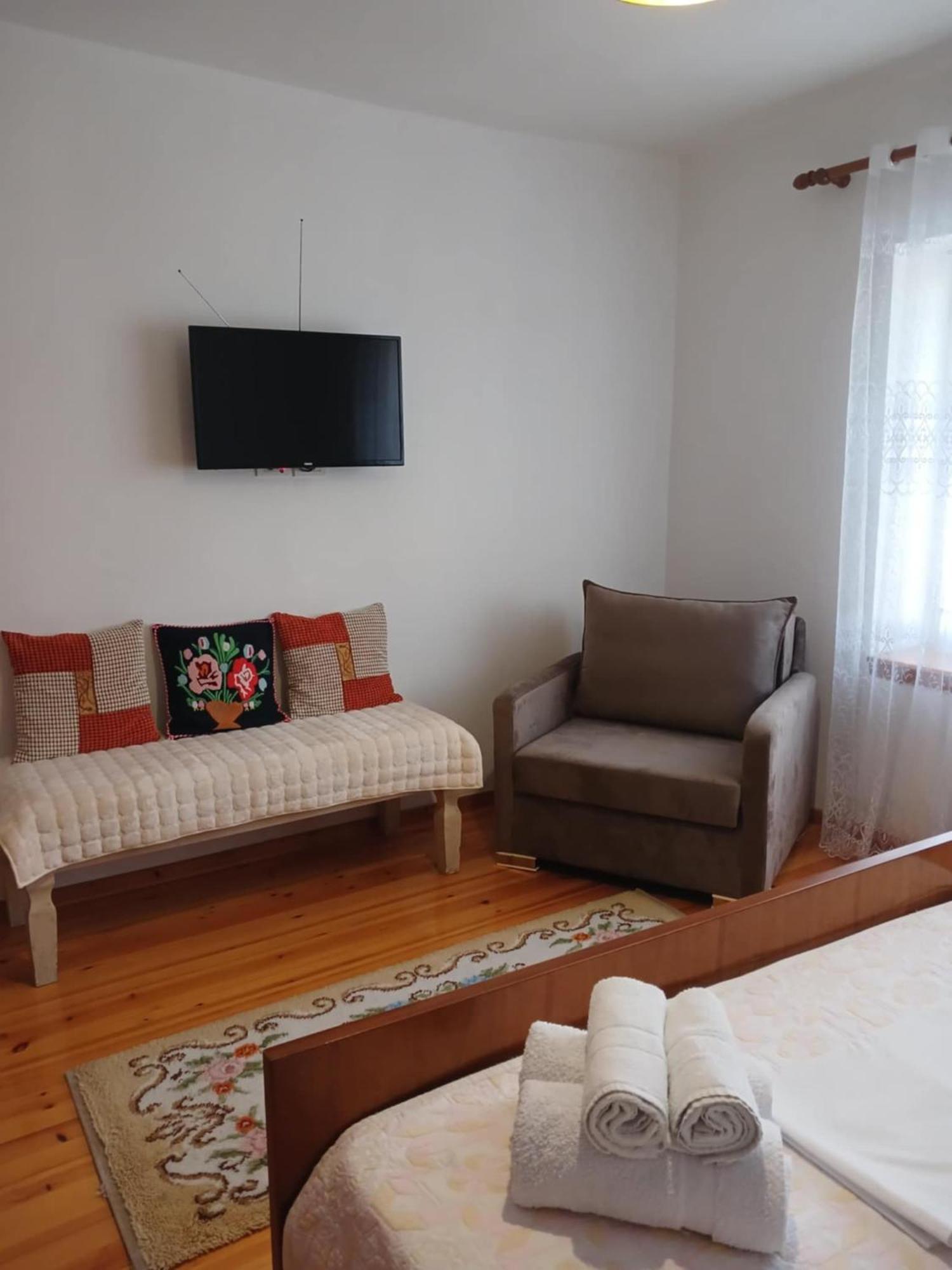 Eniguesthouse Gjirokastra Zewnętrze zdjęcie